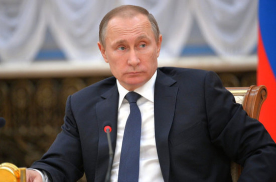 Путин поддержал школьников, не желающих мыть полы в классах