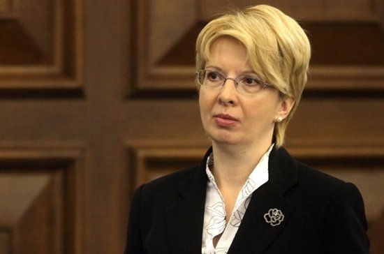 Выступившая на английском спикер сейма Латвии не нарушила закон о государственном языке
