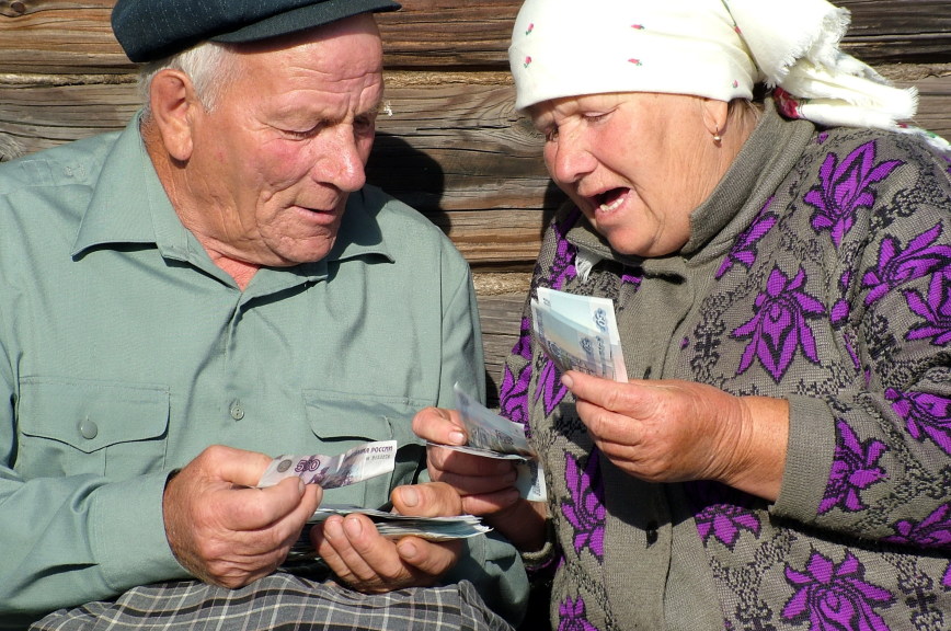 В Госдуме призвали как можно скорее поднять пенсии до международных стандартов