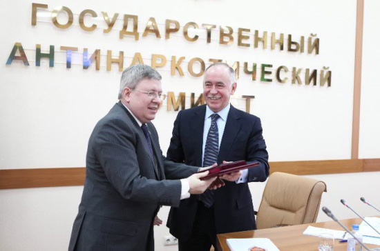 Александр Торшин награжден памятной медалью Госнаркоконтроля