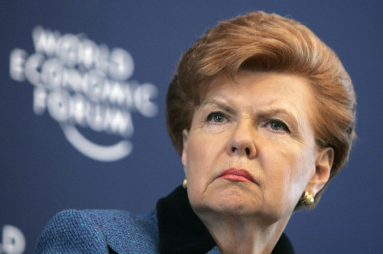 Экс-президент Латвии «приплела» Россию к вопросу… о приёме африканских беженцев