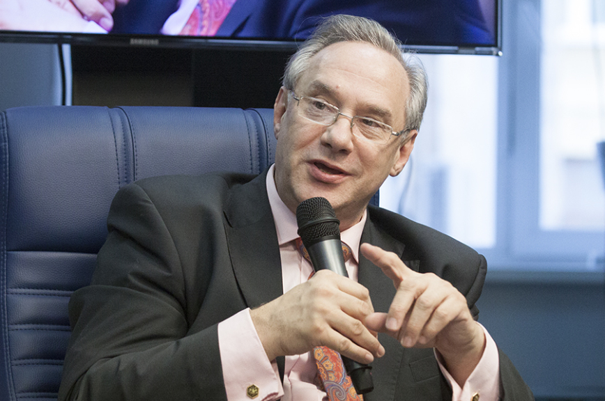 Игорь Варьяш: Мигрантам нужно выдавать сертификаты о повышении квалификации