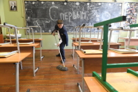 Студентам пообещали контракт на работу, а школьникам — полезный труд