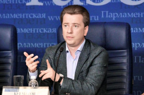 Учителя тонут в ворохе бессмысленных бумаг