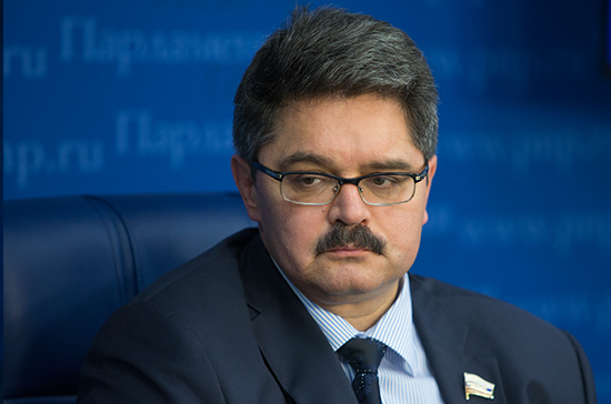 Сенатор объяснил, почему 13-я статья Конституции России должна остаться неизменной