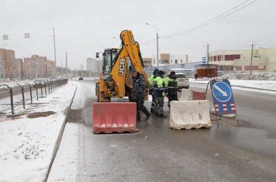 В Калуге выяснили причины обширного провала в новом асфальте