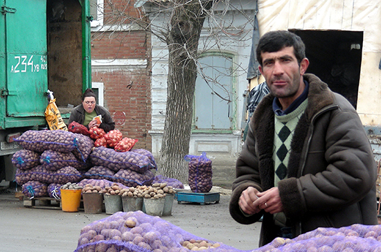 Госдума не поддержала идею о возврате уличных рынков