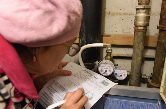 В Петербурге пенсионерка погибла от ожогов из-за прорыва в  квартире стояка горячей воды