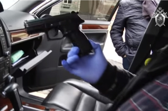 В Красноярске ищут водителя, напавшего на сотрудника ДПС