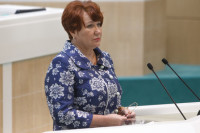 Перминова: регионам нужна федеральная помощь, чтобы повысить зарплату бюджетникам