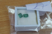 На почте Владивостока таможня задержала две посылки с природными изумрудами из Таиланда