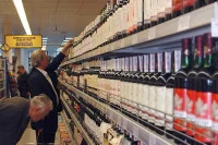 Законодатели предлагают запретить скидки на алкоголь