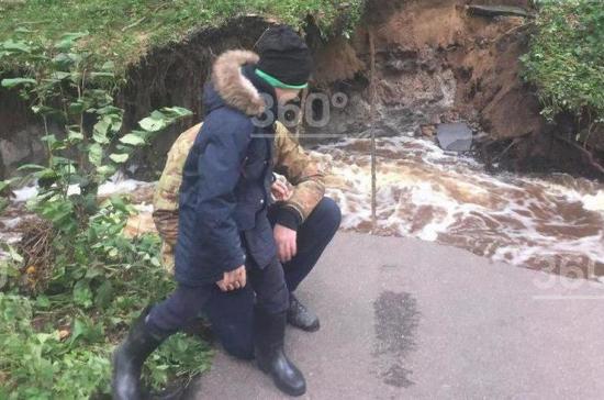 Четыре посёлка в Ленобласти оказались отрезаны от мира из-за наводнения