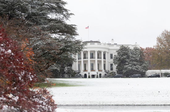 В ближайшие годы президентом США может стать женщина, считают эксперты