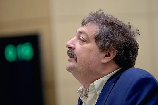 Госпитализирован писатель Дмитрий Быков