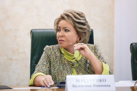 Валентина Матвиенко поздравила женщин с Днём матери