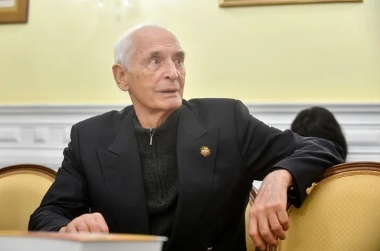 Василий Лановой госпитализирован с коронавирусом