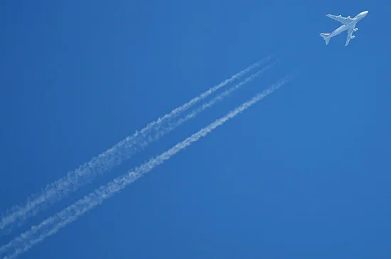Пассажирский Boeing индонезийской компании упал в море близ Джакарты