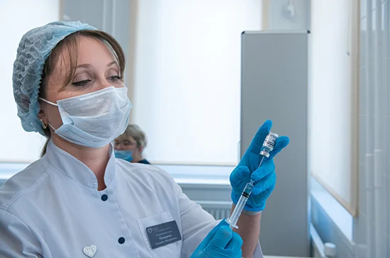 В России в 2022 году могут создать одну вакцину от гриппа и коронавируса