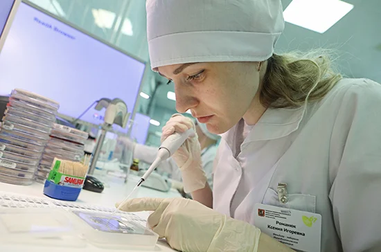 Петербург впервые опередил Москву по числу заразившихся COVID-19 за неделю
