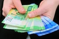 На выплаты соцработникам выделили более 9 млрд рублей 