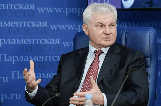 Плотников считает, что нужно уточнить процедуру экспертизы пестицидов