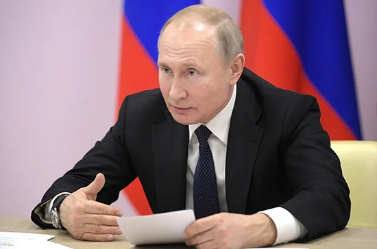 Путин: производство вакцин от COVID-19 в России идёт с опережением