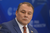 Толстой соболезнует в связи со смертью Ланового