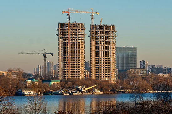 Минстрой снова хочет сократить число требований к безопасности зданий