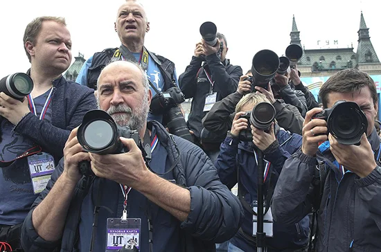 Роскомнадзор рассказал о вариантах отличительных знаков прессы на митингах