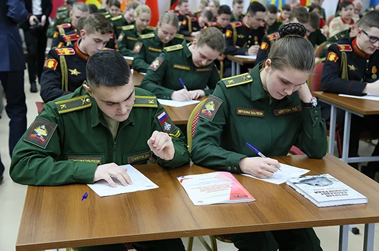 Детей силовиков хотят зачислять в профильные вузы в приоритетном порядке