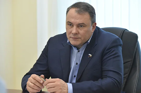 Толстой: ответом на попытки расшатать ситуацию в России должна быть национальная идеология