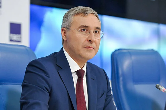 Глава Минобрнауки выступит перед сенаторами 17 марта