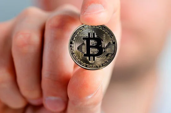 Глава Центробанка предупредила об опасности дорожающего биткоина