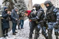 В России вырастут штрафы за неповиновение полиции на митингах