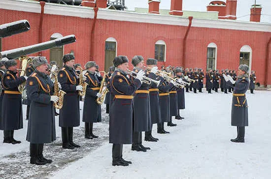 Когда Пётр I учредил военные оркестры