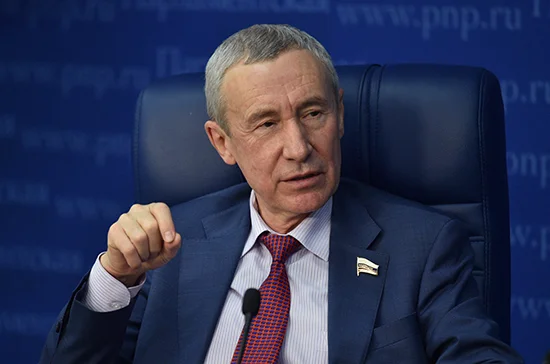 Климов: Россия примет меры при попытке давления на суд извне по делу Навального