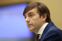 Кравцов допустил возвращение школ к пятидневке в следующем учебном году