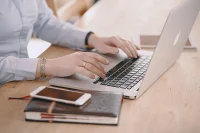 В России могут обязать иностранные IT-компании платить НДФЛ 