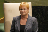 Халонен рассказала, что звонила Матвиенко по просьбе ВОЗ