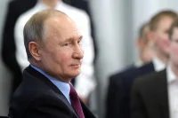 Путин наградил медиков за борьбу с коронавирусом