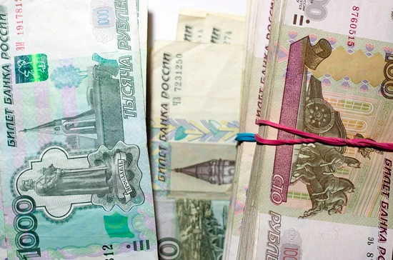 Фальшивомонетчики стали чаще продавать поддельные деньги в Интернете