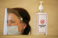 Малому бизнесу и НКО выделят 100 млн рублей на профилактику COVID-19