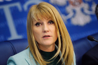 Журова назвала странными слова Байдена о Путине и вмешательстве в выборы