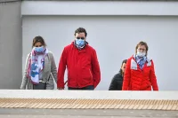 Россияне легче переживают пандемию за счёт баланса предпринятых мер, заявили в ВОЗ