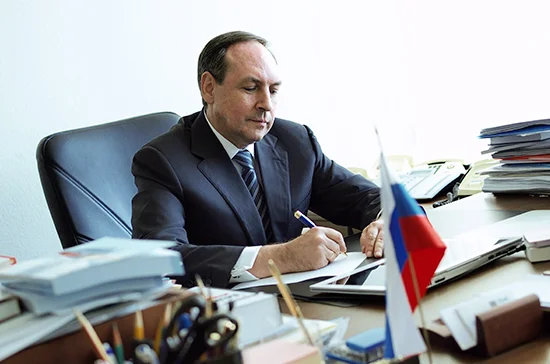 Никонов указал на медленное финансирование строительства школ в России