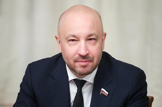 Иркутский депутат предложил распространить налоговый вычет на лечение детей старше 18 лет