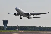 Россия с 1 апреля возобновляет авиасообщение с шестью странами