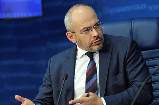 Николаев разъяснил суть предлагаемой процедуры передачи квартиры от застройщика покупателю