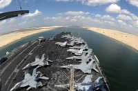 Еще два буксира направили для разблокировки Суэцкого канала
